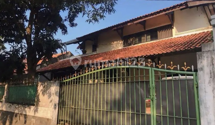 Affordable Ready-to-Occupy House in Cinere Complex