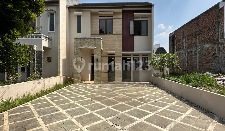 Rumah Brand New Minim Renovasi Townhouse Jagakarsa