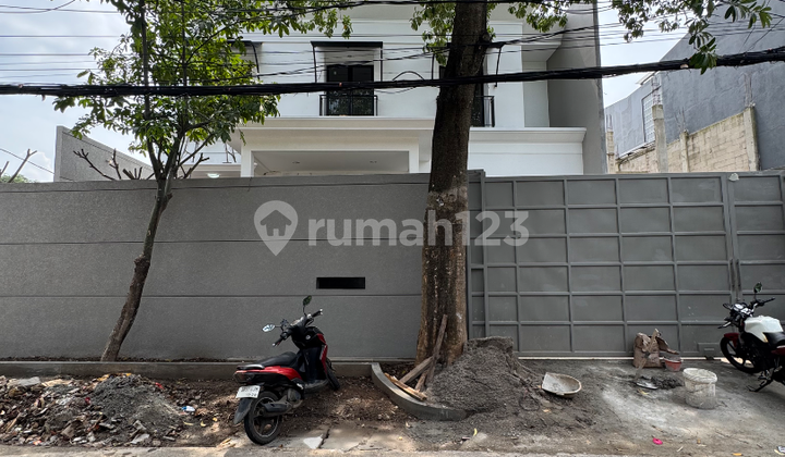 Rumah Brand New Akses Jalan Lebar Cilandak Belakang Citos 2