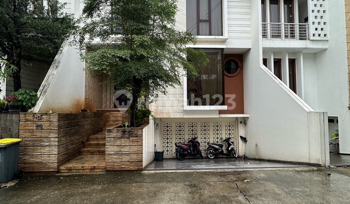 Beautiful Affordable Townhouse in Lebak Bulus, South Jakarta