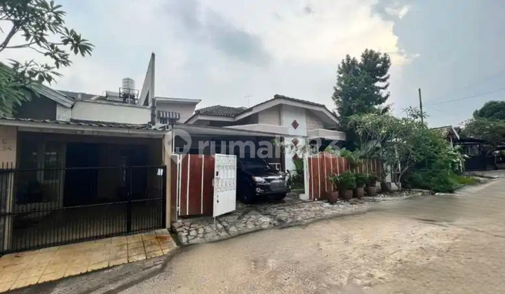 Affordable Ready-to-Occupy House in Cinere Complex