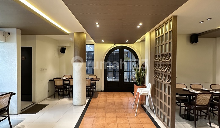 Gedung Resto Zona Komersil Antasari Raya Jakarta Selatan