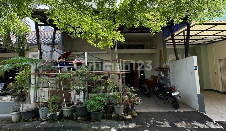 Beautiful House in Jagakarsa Complex Adjacent to Andara Toll Road