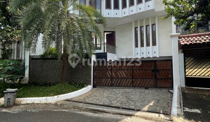 Rumah Mewah Lokasi Strategis Pondok Indah Jakarta Selatan