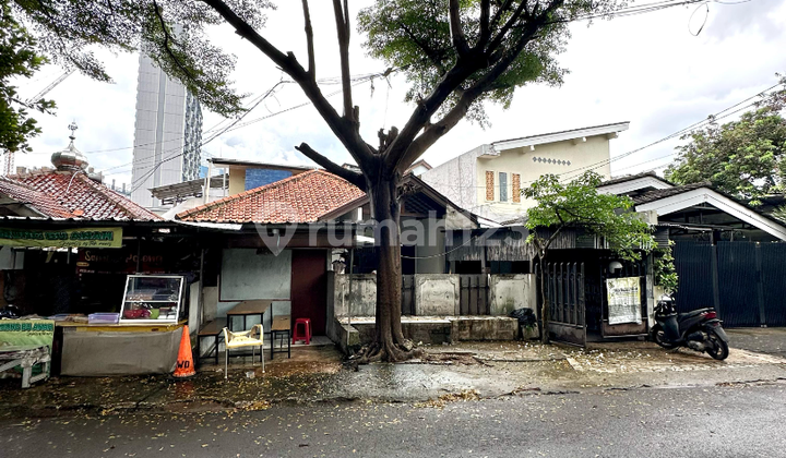 Rumah Tua Hitung Tanah Dalam Komplek Lebak Bulus Jakarta Selatan
