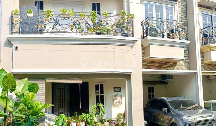 Rumah Cantik Dalam Townhouse Jagakarsa Jakarta Selatan 1