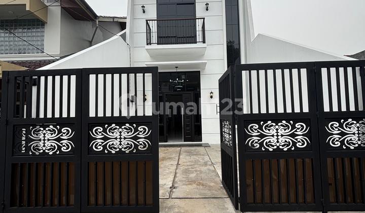 Brand New House in Cinere Complex Brand New House in Cinere Complex