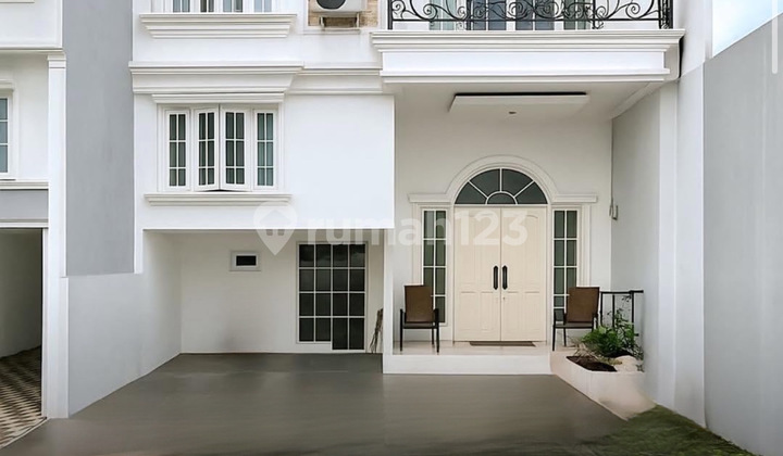 Beautiful House in Townhouse Durian Street Jagakarsa South Jakarta 2