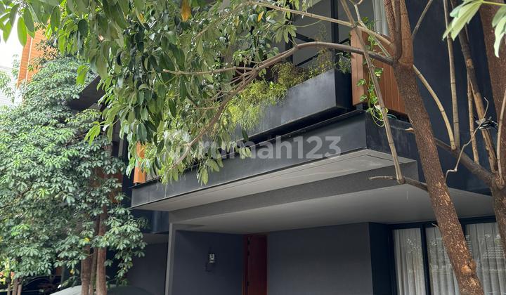 Rumah 3 Lt+ Rooftop Dalam Townhouse Furnished Di Kemang Selatan 2