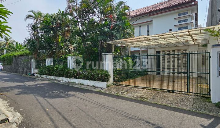 Rumah Private Pool Area Asem 2 Cipete dengan Lingkungan Tenang
