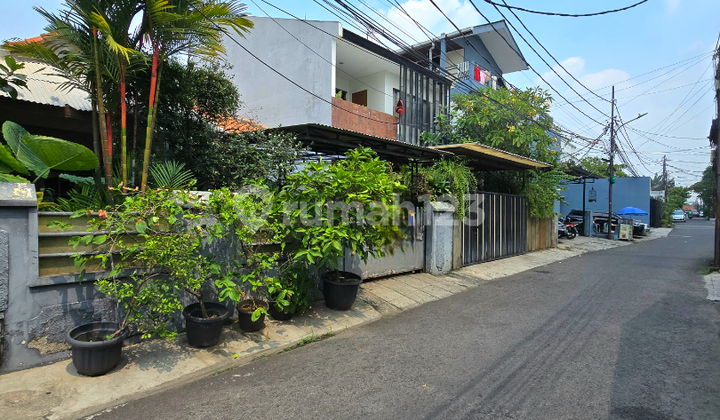 Old House Wide Road Access near MRT Station Cipete Jakarta