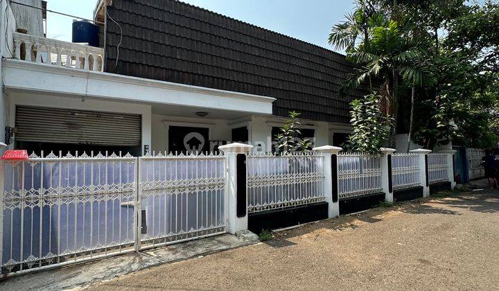 Rumah Lama 1,5 Lantai Lingkungan Tenang Dan Nyaman di Kemang 1