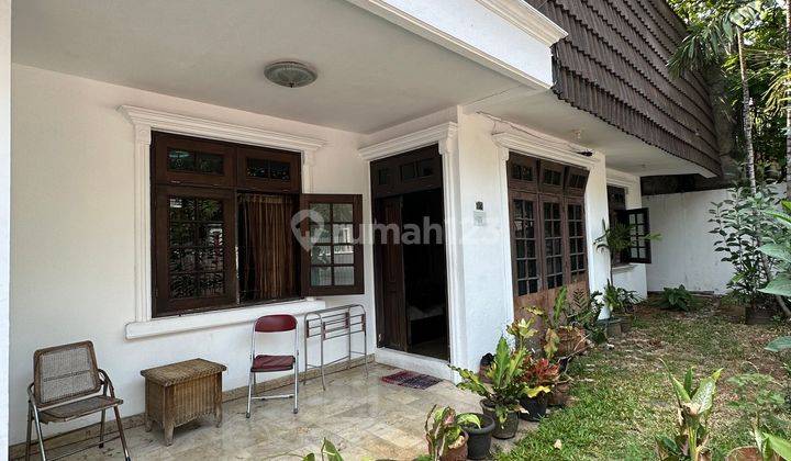 Rumah Lama 1,5 Lantai Lingkungan Tenang Dan Nyaman di Kemang 2