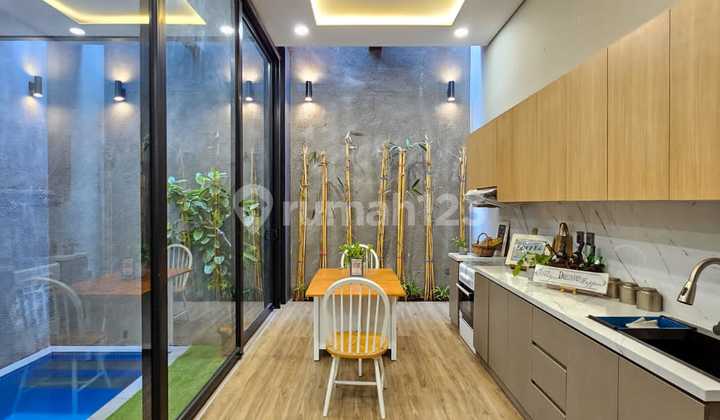 Rumah Baru 3 Lantai Private Pool di Pondok Indah Jakarta Selatan 2