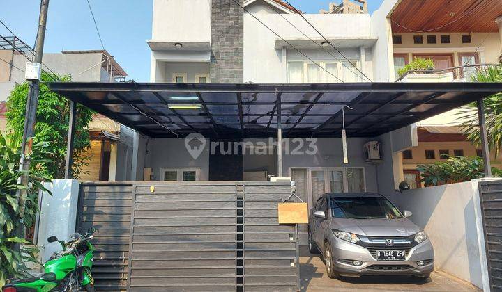 Rumah 2 Lantai Dekat Pim, Harga Menarik di Pondok Indah Jakarta 1