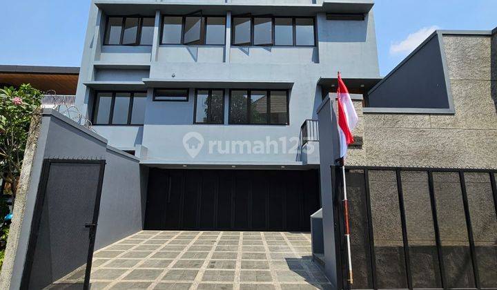 Rumah Baru Design Modern Industrial di Kemang. Lokasi Perumahan 1