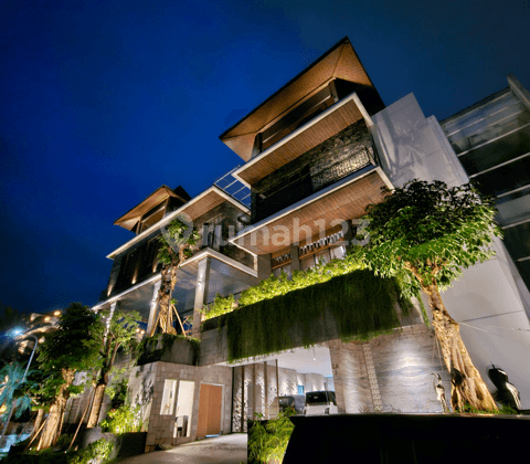 Rumah Mewah Full Furnished di Pantai Mutiara 1