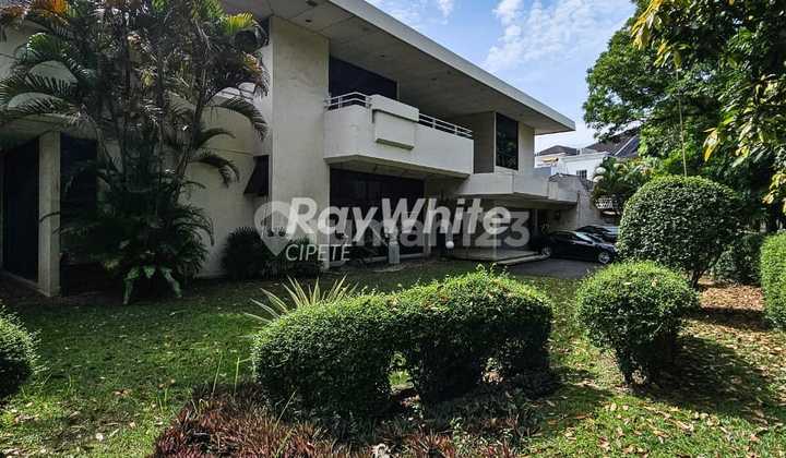 Rumah Hitung Tanah di Prime Area Patimuta Kebayoran Baru