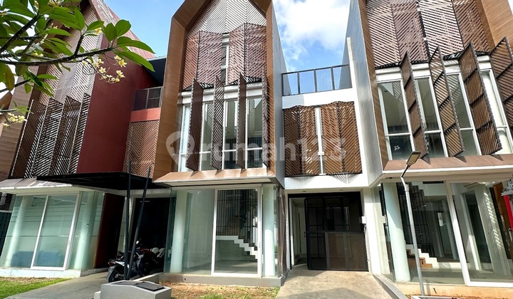 Rumah 4 Lantai Dalam Townhouse di Pejaten Dekat Pejaten Village