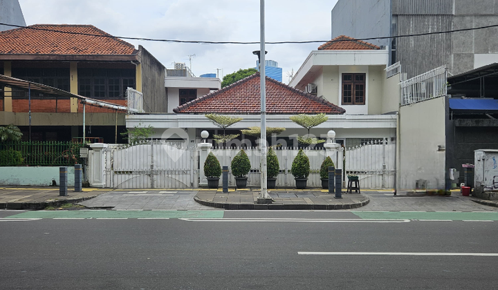 RUMAH COCOK UNTUK BISNIS, KLINIK, DLL. JALAN RAYA. SENOPATI