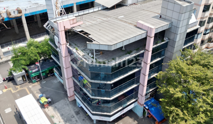Prestigious 5-Storey Building Strategically Located, Just a Step Away from Bundaran HI. 2