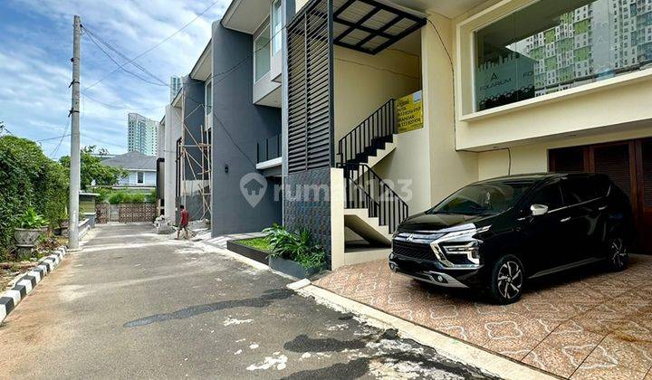 Rumah 3 Lantai Dalam Townhouse Di Tanjung Barat Dekat Aeon Mall 2