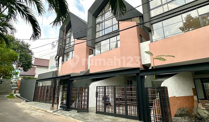 Rumah Brand New 3 Lantai Dalam Komplek Di Cipete Kemang Jakarta 
