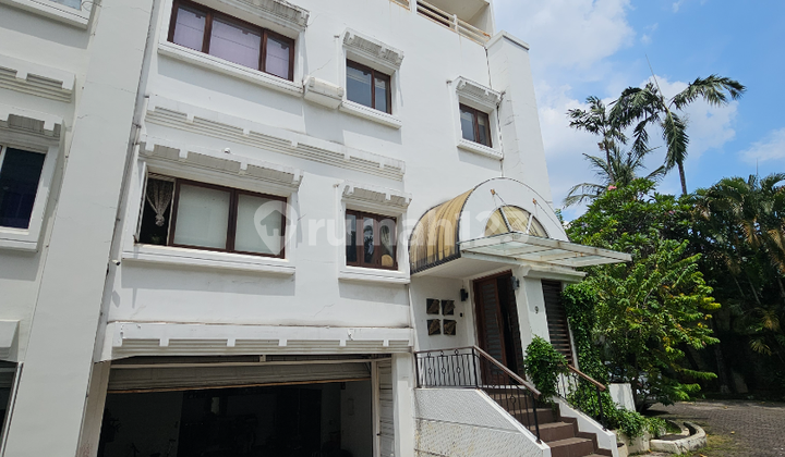 Rumah dalam Townhouse Lingkungan Nyaman di Cipete Jakarta Selatan Rumah dalam Townhouse Lingkungan Nyaman di Cipete Jakarta Selatan