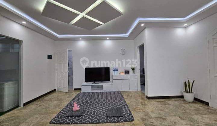  Dijual Rumah Bagus Semi Furnished di Tebet 2