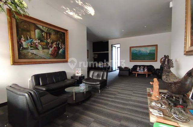 DIJUAL/ DISEWAKAN Rumah 4 Lantai Furnished di Pluit 2