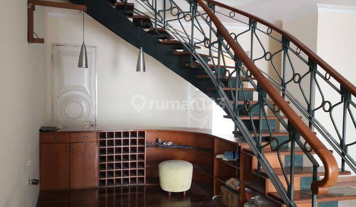 Disewa Rumah di Puri Indah Semi Furnished Hadap Utara 1