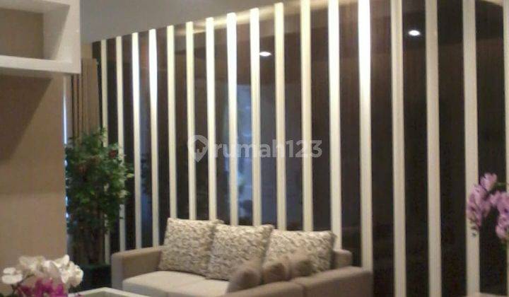 Dijual Cepat Rumah Furnished Bagus di Taman Semanan Hadap Barat SHM 1