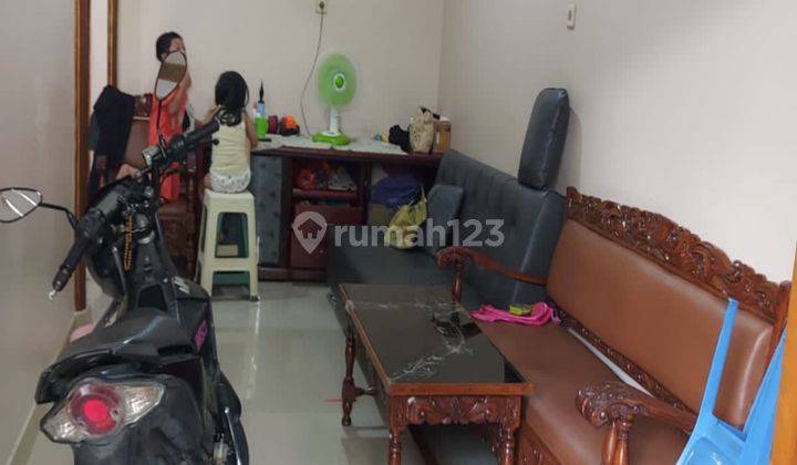 DIJUAL CEPAT Rumah Unfurnished di Tener, Kayu Putih SHM Hadap Selatan 2