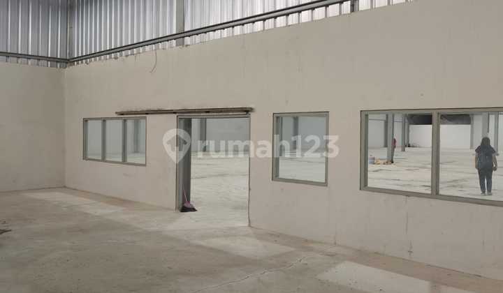 Disewakan Gudang Ready Huni LB 2086M² Sdh Ada Office di Cikokol Min Sewa 2 Thn
