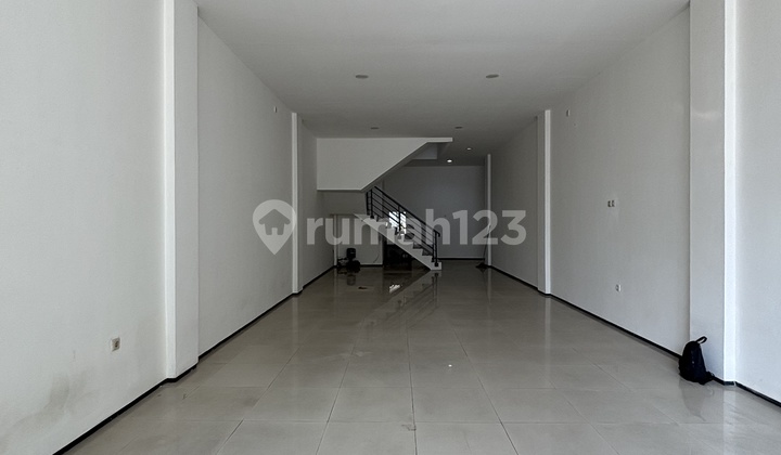 Disewakan Ruko Pinggir Jln Raya 4 Lantai Siap Huni Sdh Renov Disewakan Ruko Pinggir Jln Raya 4 Lantai Siap Huni Sdh Renov