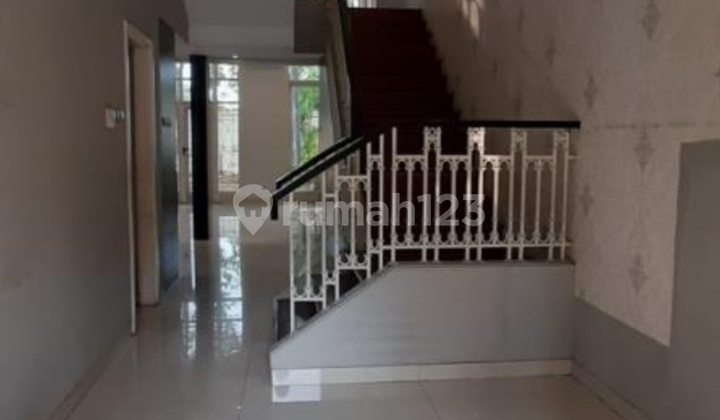 Disewakan Rumah Mewah 3Lantai Furnish Siap Huni Resort Mediterania 2