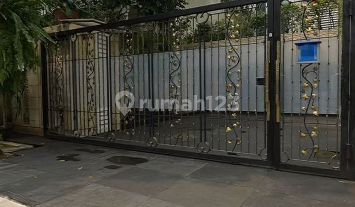 For Sale Rumah Mewah Luas Nyaman Asri di Prime Lokasi Jaksel Siap Huni 2