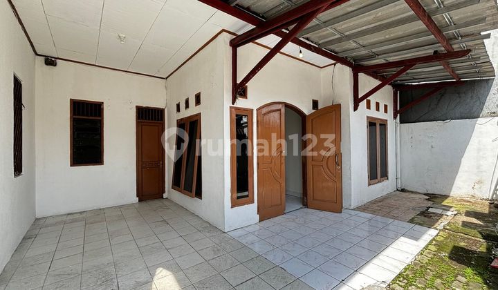 For Sale 2-story House with Rental Unit Bonus in Karet Setiabudi, Negotiable