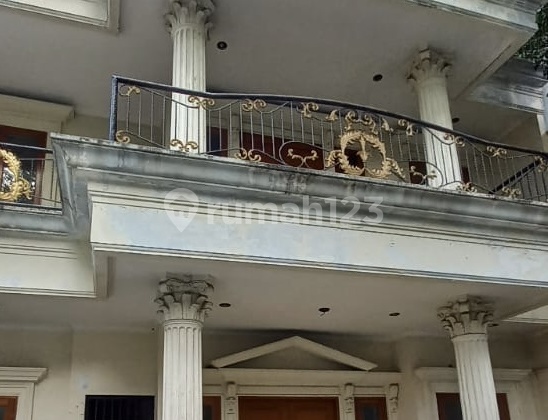 For Rent: House Suitable for Office/Business! Living in Prime South Jakarta Area For Rent: House Suitable for Office/Business! Living in Prime South Jakarta Area