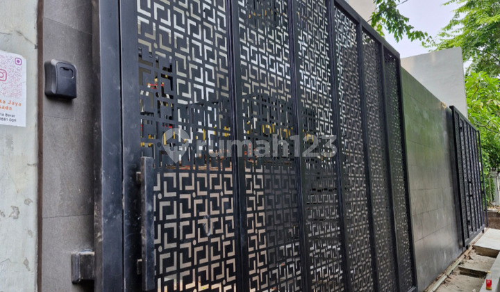 For Sale Luxury House in Tomang Ready to Occupied Edge of Main Road South Facing 2