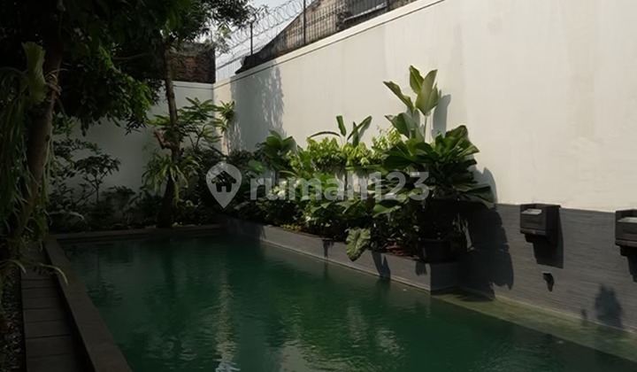 Dijual Rumah ********.artistic 2.5Lantai di Prime Lokasi Semifurnish 2