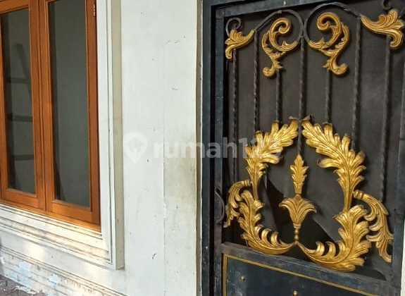 For Rent: House Suitable for Office/Business! Living in Prime South Jakarta Area 2