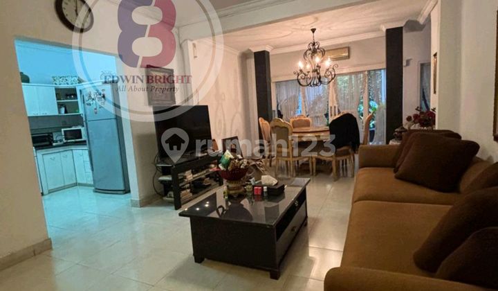 Rumah Bagus Semi Funished Siap Huni Lokasi Permium Bintaro 