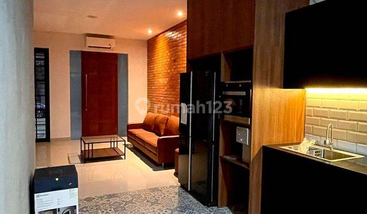 Rumah Full Furnished 2 Lantai di Wiyung Surabaya Selatan 1