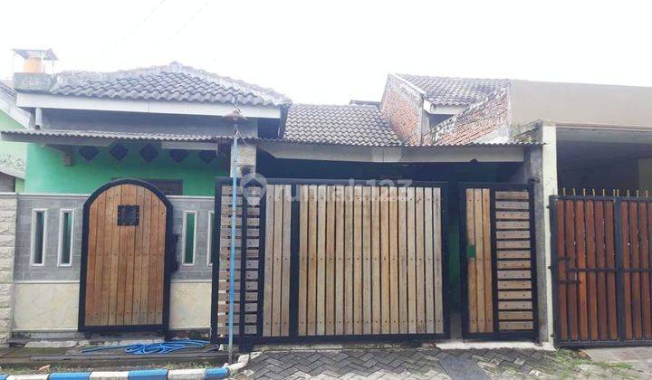 Rumah di Kramat Jegu Taman Sidoarjo.     1