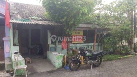 Rumah 1,5 Lantai di Wisma Lidah Kulon Surabaya Barat 1