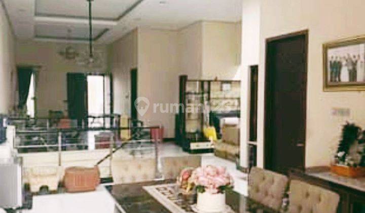 Rumah Cantik Siap Huni di Petemon Surabaya Barat 2