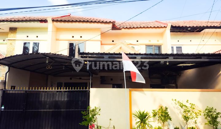 Rumah 2 Lantai Terawat Taman Babatan Pilang Wiyung Surabaya Rumah 2 Lantai Terawat Taman Babatan Pilang Wiyung Surabaya