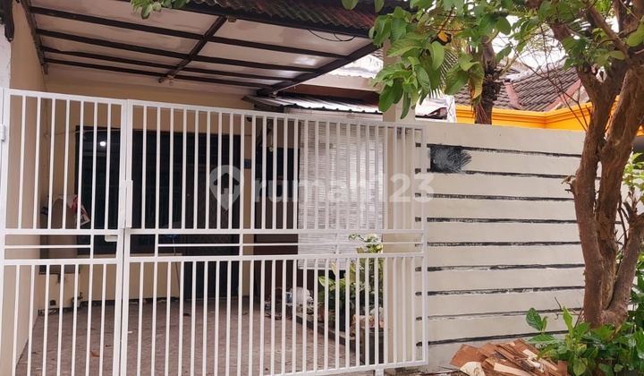 Ready-to-Occupy 2-Story House in Gayungan, South Surabaya Ready-to-Occupy 2-Story House in Gayungan, South Surabaya