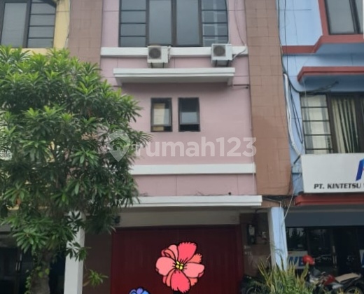 Ready-to-Use 3-Story Shophouse, Raya Juanda, Sedati Gede, Sidoarjo 1